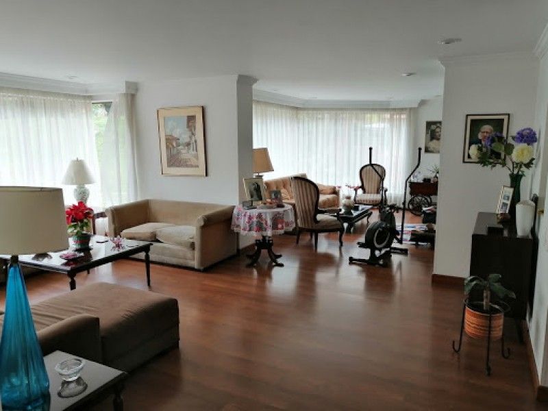 Apartamento en venta Cundinamarca Bogotá Los Rosales 250 m2 Habitaciones 3 Baños 4 Garajes 3 Precio $1750000000