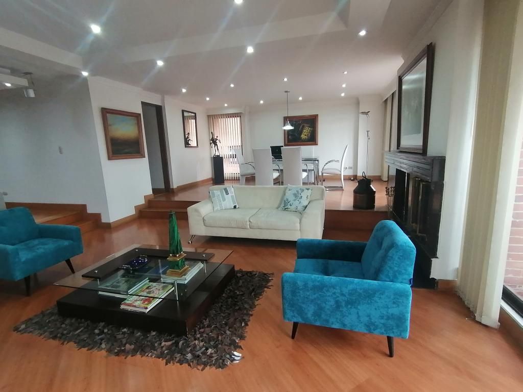 Apartamento en venta Cundinamarca Bogotá Los Rosales 200 m2 Habitaciones 3 Baños 4 Garajes 2 Precio $1350000000
