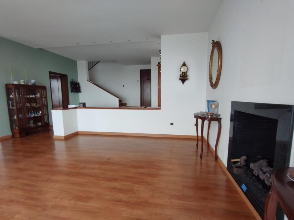 Casa en arriendo Cundinamarca Bogotá Ingemar 355 m2 Habitaciones 3 Baños 3 Garajes 2 Precio $6000000