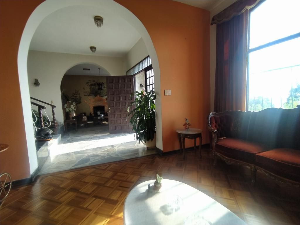 Casa en arriendo Cundinamarca Bogotá Ingemar 778 m2 Habitaciones 4 Baños 6 Garajes 5 Precio $7900000