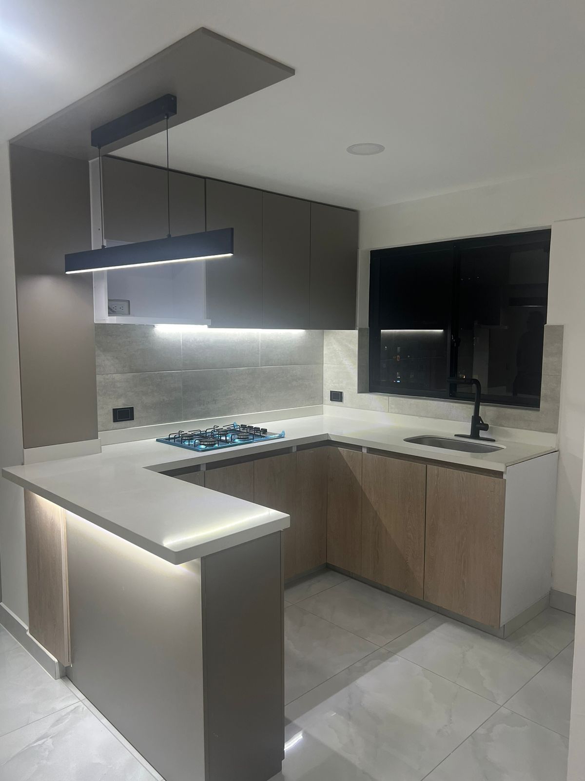 Apartaestudio en venta Risaralda Pereira Pinares 55 m2 Habitaciones 1 Baños 0 Garajes 2 Precio $320000000