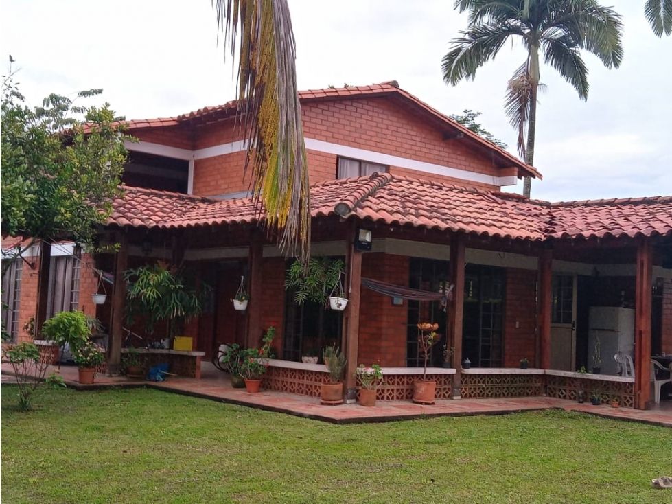 Casa Campestre en venta Caldas Viterbo Cn La Esmeralda 256 m2 Habitaciones 5 Baños 4 Garajes 0 Precio $950000000
