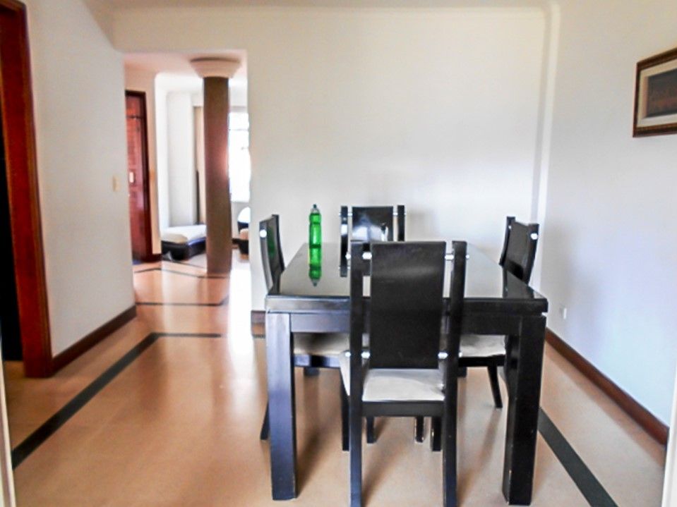 Casa en arriendo o venta Antioquia Envigado Loma Del Atravesado 210 m2 Habitaciones 3 Baños 4 Garajes 3 Precio venta $990000000 Precio arriendo $6300000