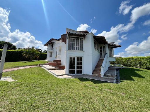 Casa en venta Risaralda Pereira Pereira 500 m2 Habitaciones 7 Baños 13 Garajes 5 Precio $1700000000