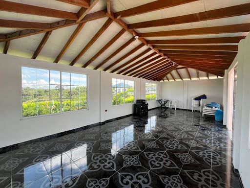 Casa en arriendo Risaralda Pereira Pereira 500 m2 Habitaciones 7 Baños 13 Garajes 5 Precio $6300000