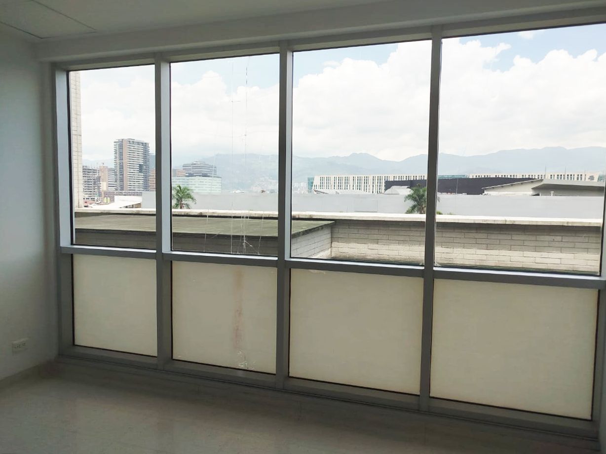 Consultorio en arriendo Antioquia Medellín San Diego 72 m2 Habitaciones 0 Baños 2 Garajes 3 Precio $8260000