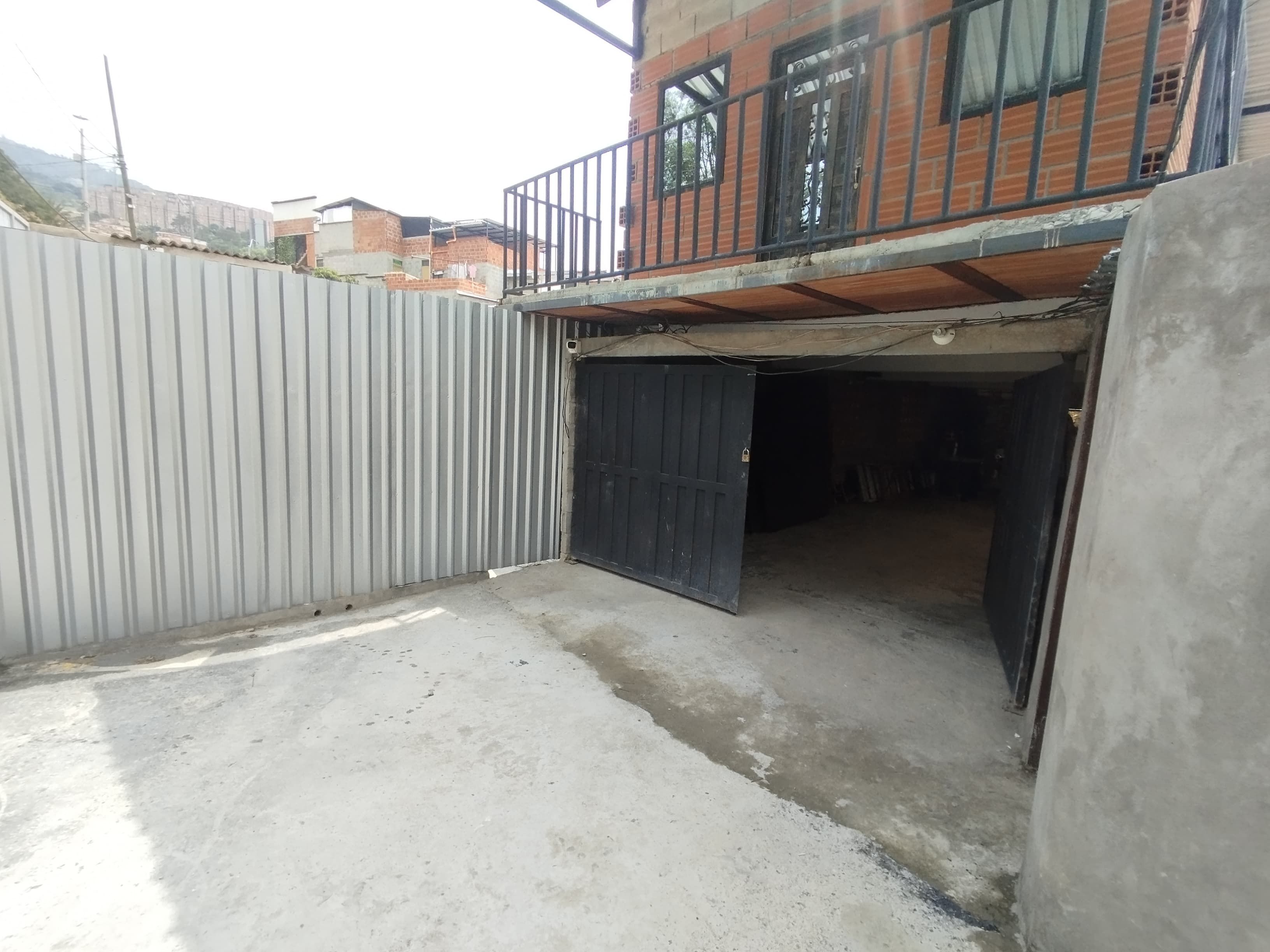 Bodega en arriendo Antioquia Medellín Cucaracho 200 m2 Habitaciones 0 Baños 0 Garajes 0 Precio $3800000