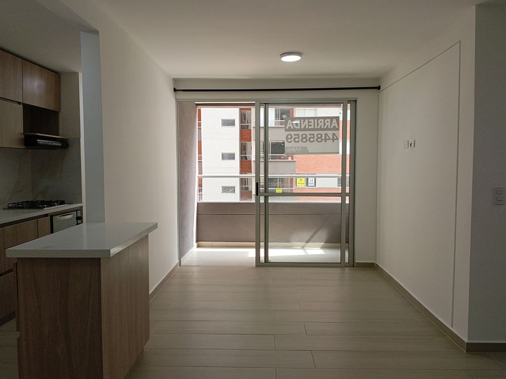 Apartamento en arriendo Antioquia Medellín La Colina 62 m2 Habitaciones 3 Baños 2 Garajes 2 Precio $2500000