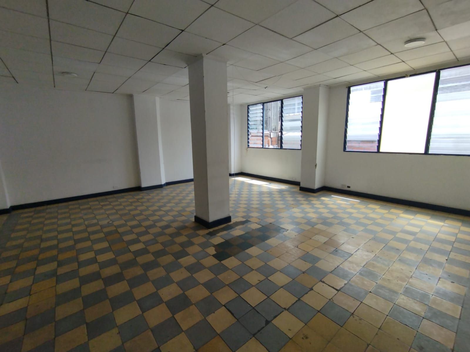 Oficina en arriendo Antioquia Medellín La Candelaria 85 m2 Habitaciones 0 Baños 0 Garajes 0 Precio $2500000