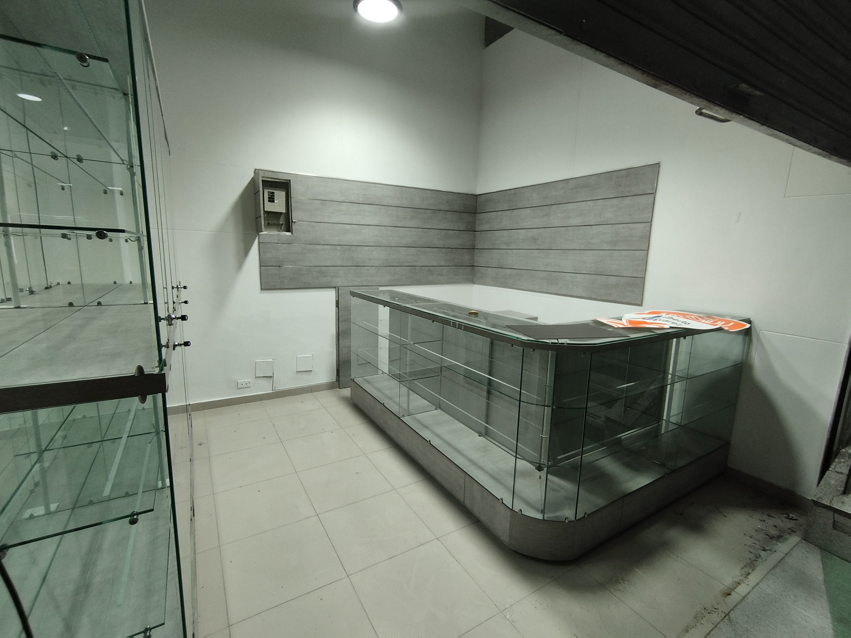 Local en arriendo Antioquia Medellín La Candelaria 16 m2 Habitaciones 0 Baños 0 Garajes 0 Precio $3200000