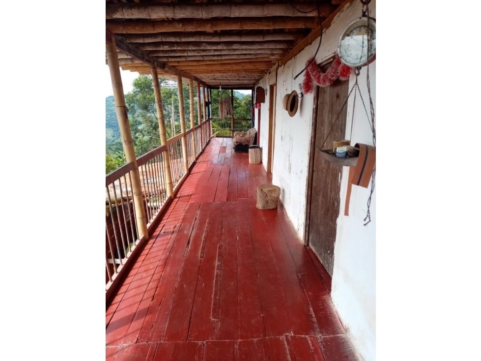 Finca en venta Caldas Neira Neira 120 m2 Habitaciones 6 Baños 2 Garajes 4 Precio $750000000