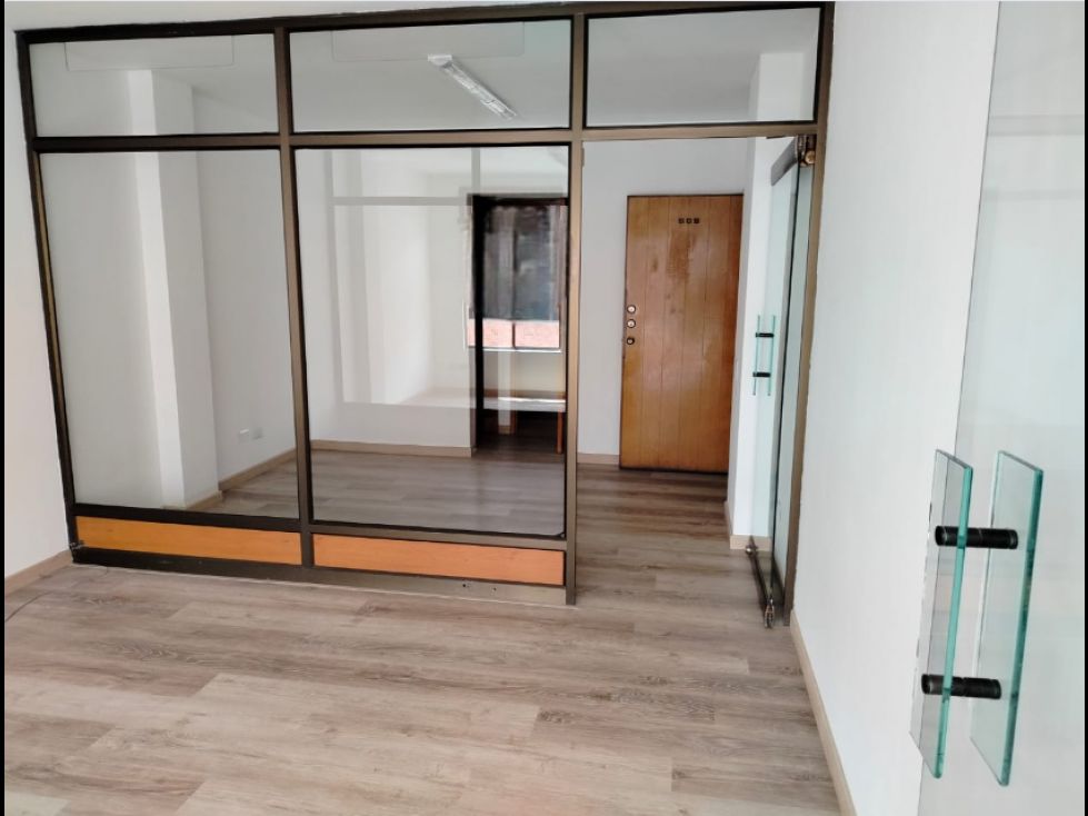 Oficina en arriendo Cundinamarca Bogotá Chico 35 m2 Habitaciones 0 Baños 1 Garajes 2 Precio $2500000