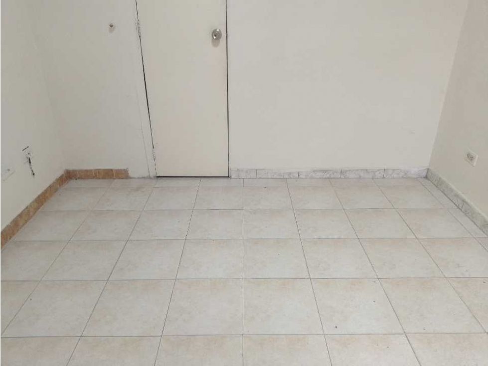 Local en arriendo Antioquia Medellín Villanueva 13 m2 Habitaciones 0 Baños 10 Garajes 1 Precio $550000