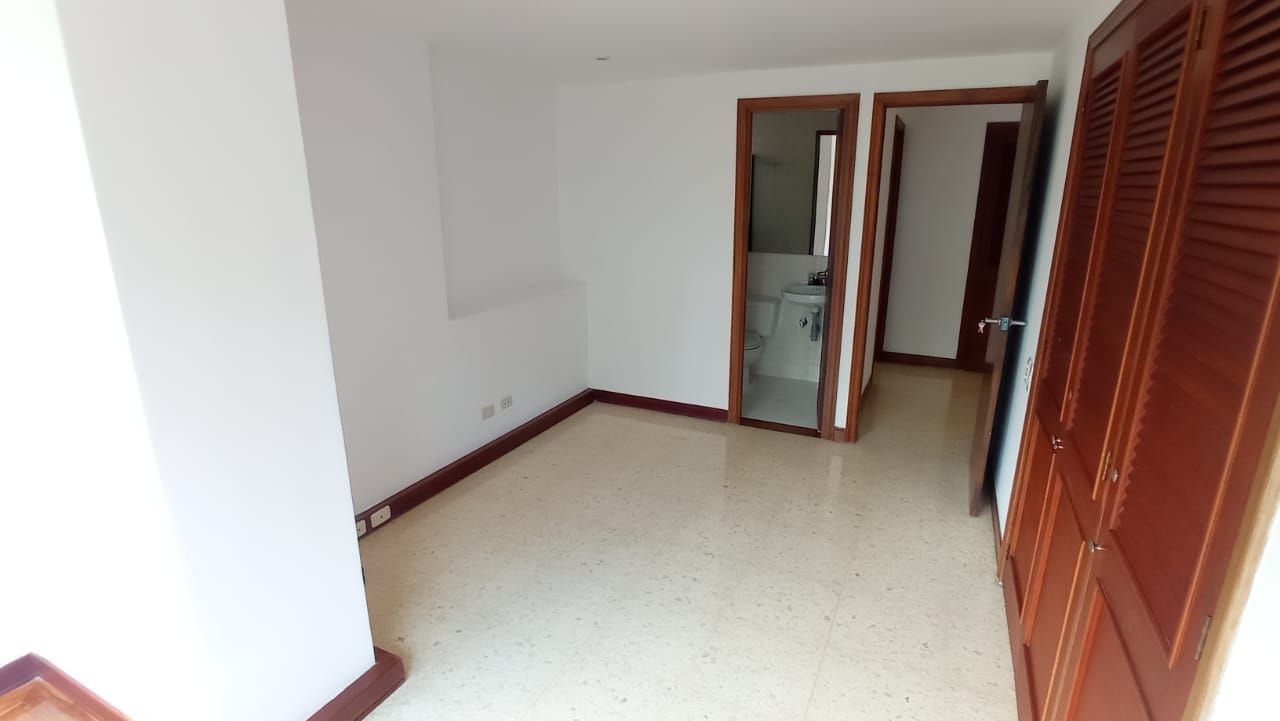 Apartamento en arriendo Antioquia Medellín San Lucas 157 m2 Habitaciones 3 Baños 4 Garajes 1 Precio $7100000