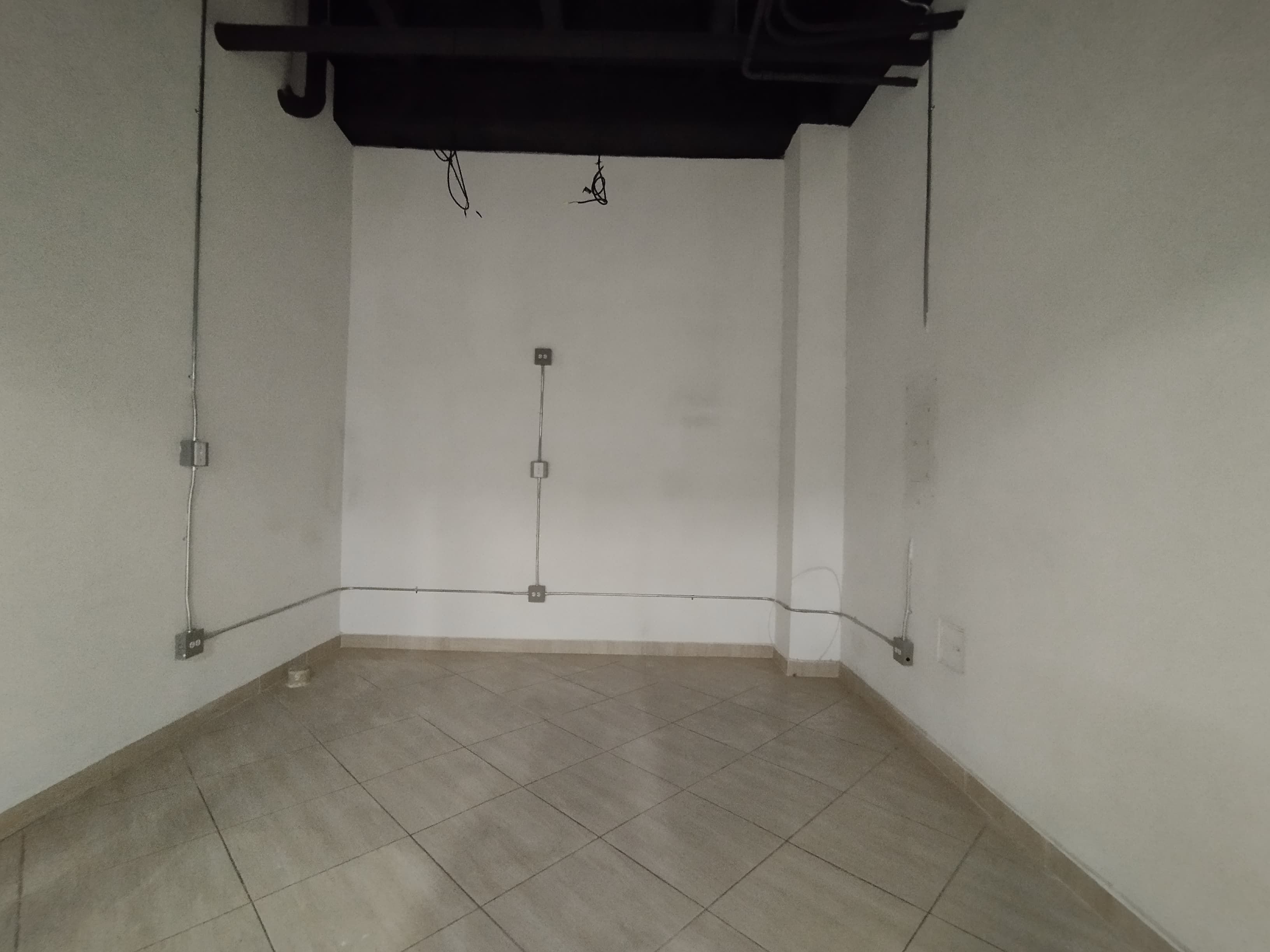 Local en arriendo Antioquia Itagüí Camparola 21 m2 Habitaciones 0 Baños 0 Garajes 0 Precio $3300000