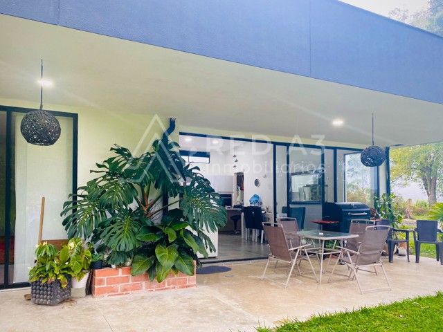 Casa en venta Risaralda Pereira Mirador De Batara 186 m2 Habitaciones 3 Baños 4 Garajes 8 Precio $1200000000