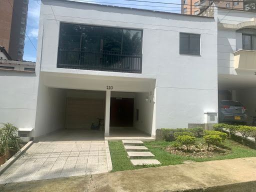 Casa en venta Antioquia Medellín Alejandria 250 m2 Habitaciones 4 Baños 8 Garajes 3 Precio $1100000000