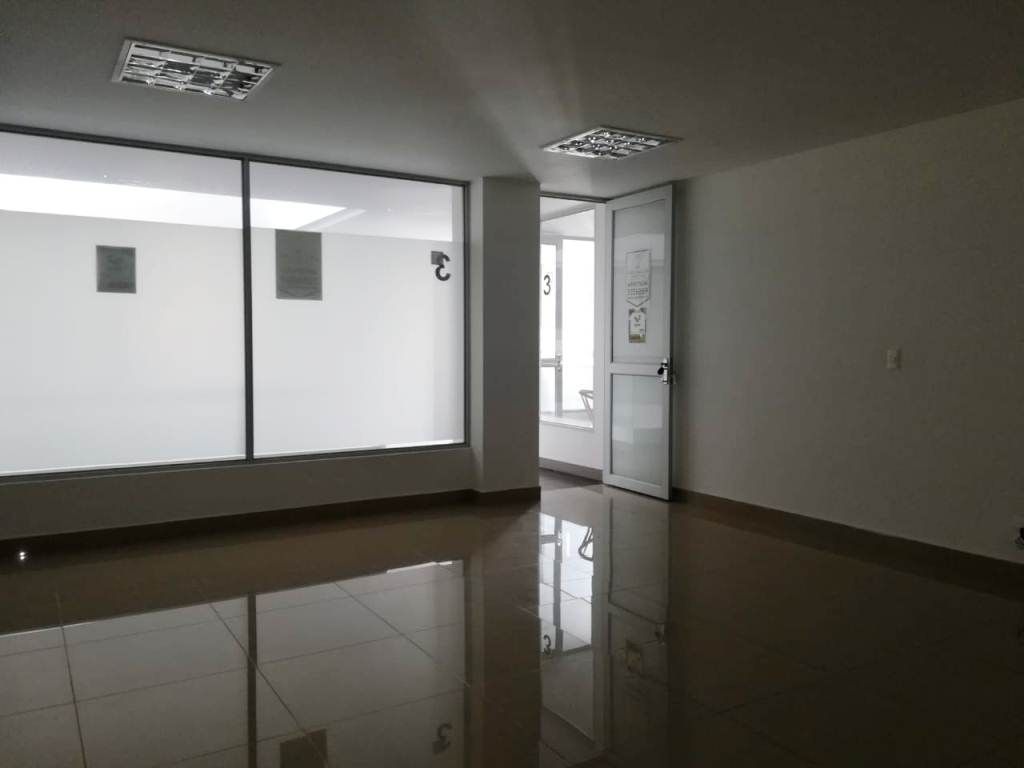 Consultorio en arriendo Risaralda Pereira Los Alpes 28 m2 Habitaciones 0 Baños 0 Garajes 2 Precio $1600000