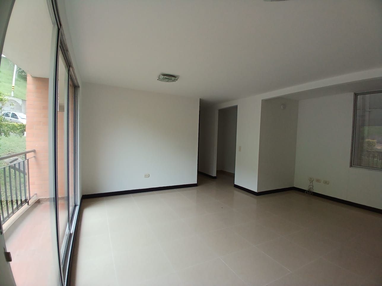 Apartamento en venta Risaralda Pereira Bosques De Cantabria 70 m2 Habitaciones 2 Baños 2 Garajes 2 Precio $300000000