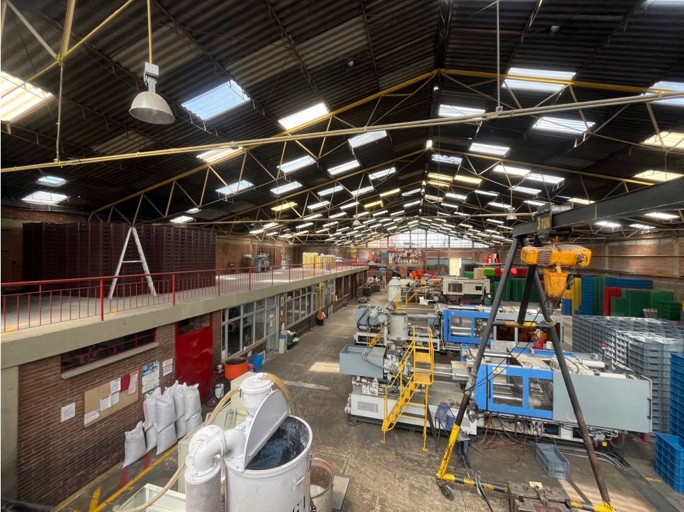 Bodega en venta Cundinamarca Bogotá Granjas De Techo 3400 m2 Habitaciones 0 Baños 2 Garajes 0 Precio $18000000000