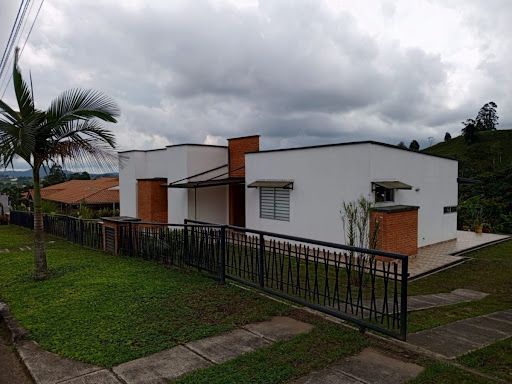 Casa en venta Risaralda Pereira Pereira 220 m2 Habitaciones 3 Baños 4 Garajes 4 Precio $1400000000