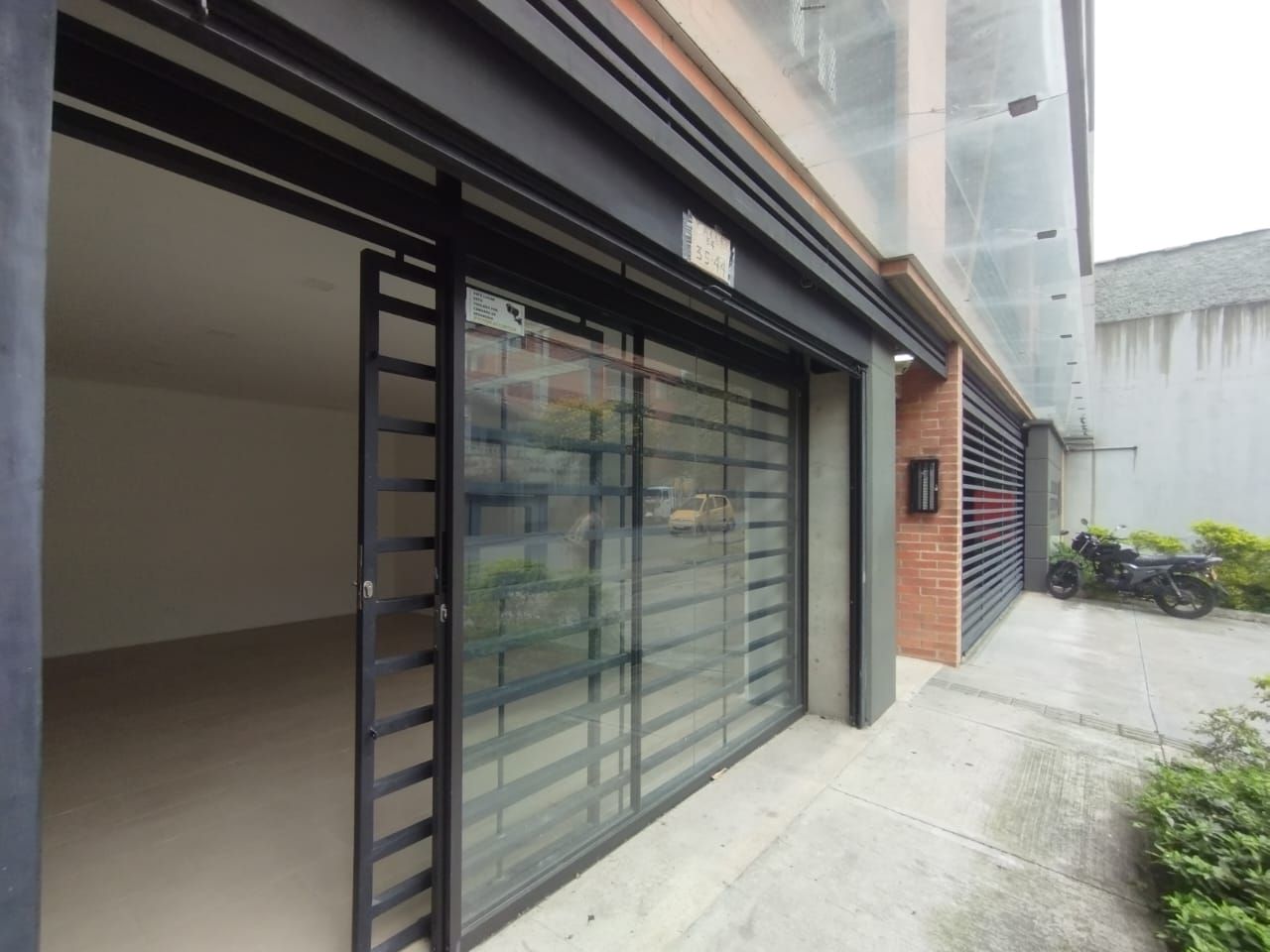 Local en arriendo Antioquia Medellín Sucre 37 m2 Habitaciones 0 Baños 1 Garajes 0 Precio $2200000