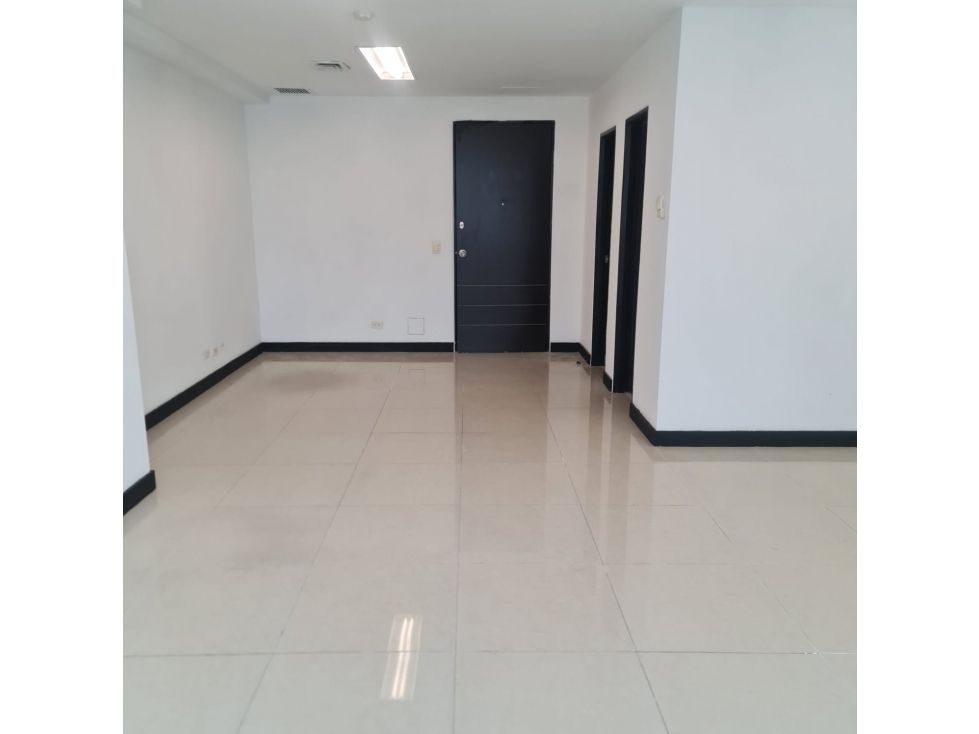 Oficina en arriendo o venta Antioquia Medellín Shellmar 43 m2 Habitaciones 0 Baños 0 Garajes 2 Precio venta $410000000 Precio arriendo $3400000