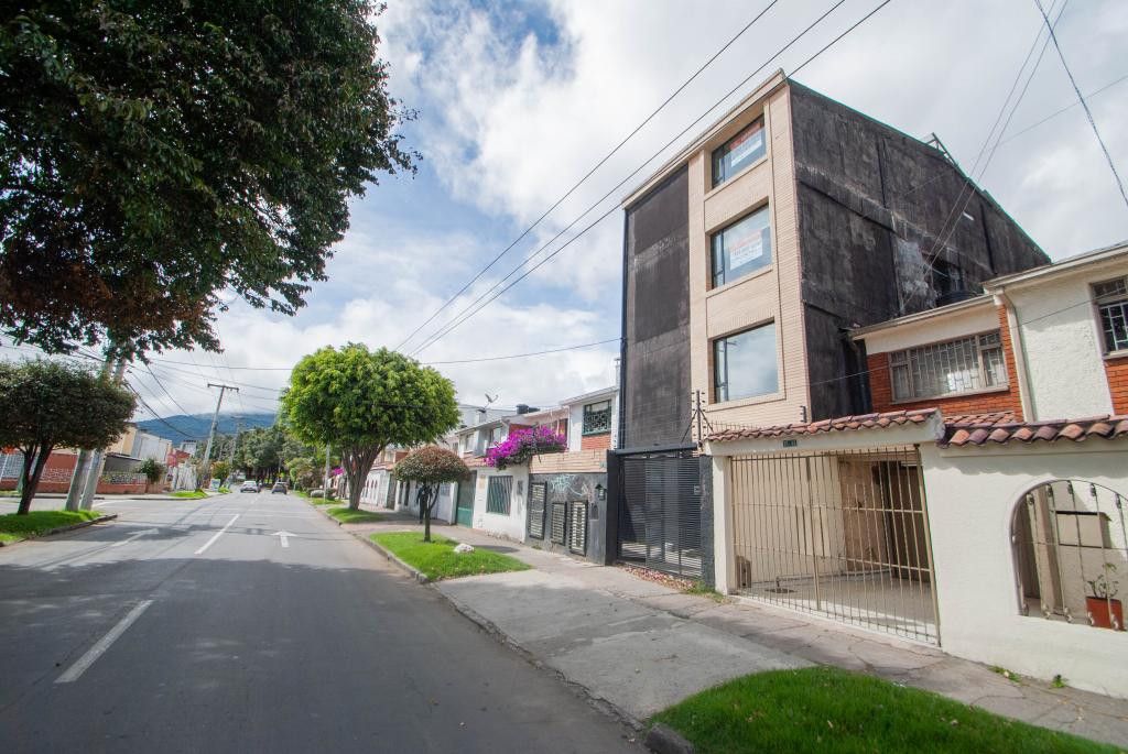 Edificio en venta Cundinamarca Bogotá Los Andes 461 m2 Habitaciones 6 Baños 6 Garajes 8 Precio $1950000000
