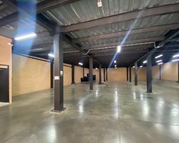 Bodega en arriendo Antioquia Itagüí La Gloria 413 m2 Habitaciones 0 Baños 2 Garajes 3 Precio $15000000