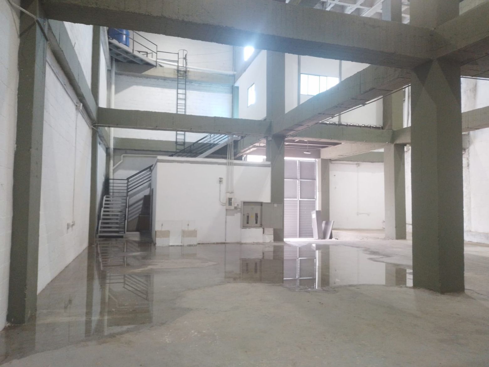 Bodega en arriendo Antioquia Caldas Vereda El Raizal 366 m2 Habitaciones 0 Baños 6 Garajes 1 Precio $11500000