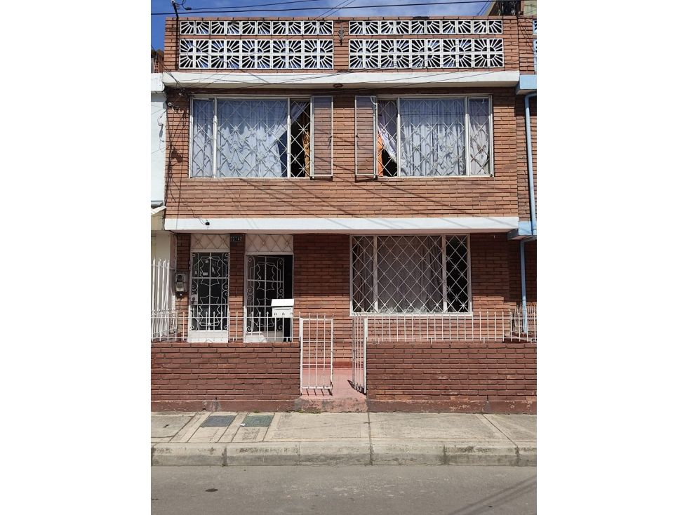 Casa en venta Cundinamarca Bogotá Super Manzana 6 228 m2 Habitaciones 9 Baños 6 Garajes 1 Precio $700000000