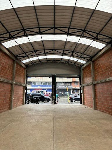 Bodega en arriendo Valle Del Cauca Cali Santa Rosa 200 m2 Habitaciones 0 Baños 2 Garajes 1 Precio $5900000