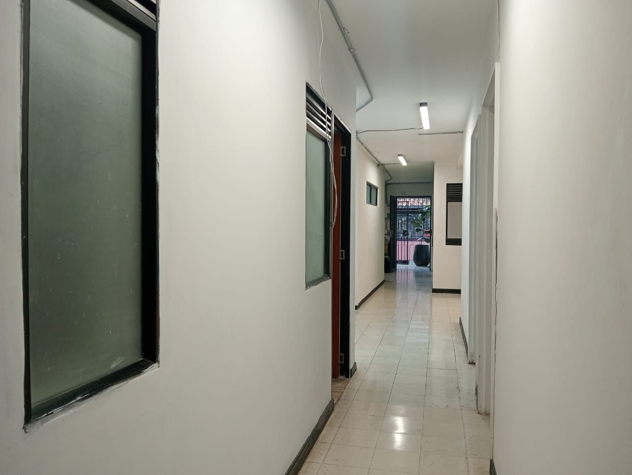 Oficina en arriendo Antioquia Medellín Suramericana 167 m2 Habitaciones 0 Baños 8 Garajes 1 Precio $5700000