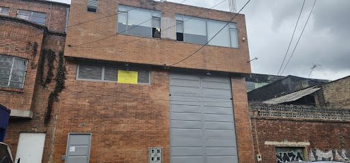 Bodega en arriendo Cundinamarca Bogotá Santa Fe 300 m2 Habitaciones 0 Baños 6 Garajes 3 Precio $11000000