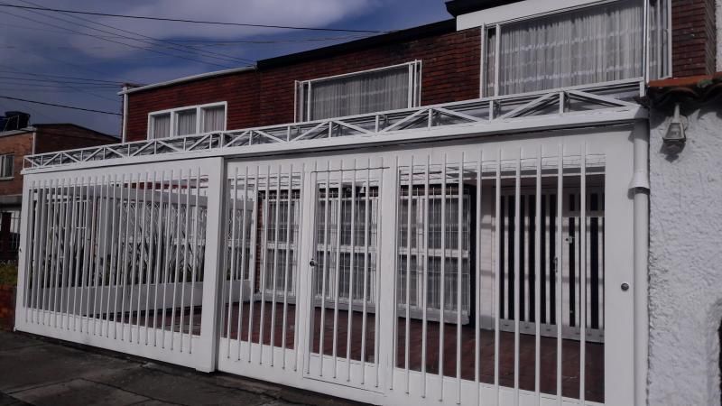 Casa en arriendo Cundinamarca Bogotá La Trinidad 250 m2 Habitaciones 4 Baños 3 Garajes 3 Precio $7900000