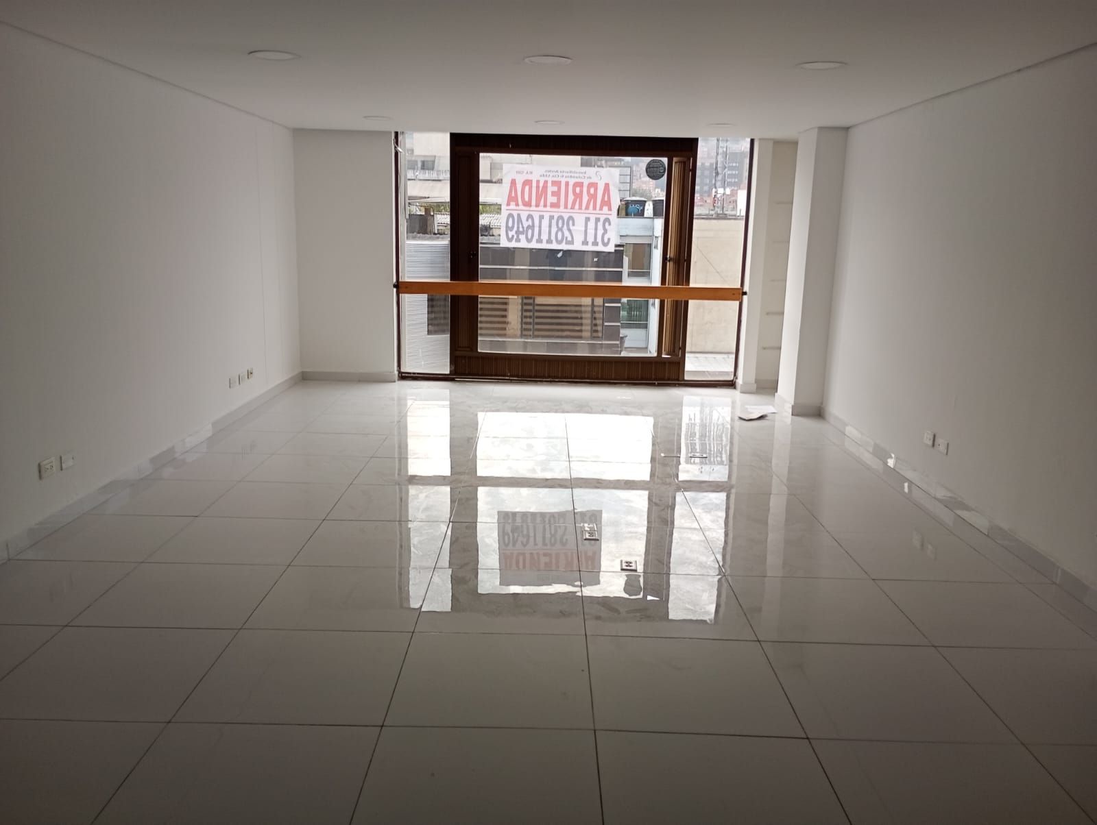 Oficina en arriendo Cundinamarca Bogotá Lago Gaitan 42 m2 Habitaciones 0 Baños 0 Garajes 2 Precio $2115000