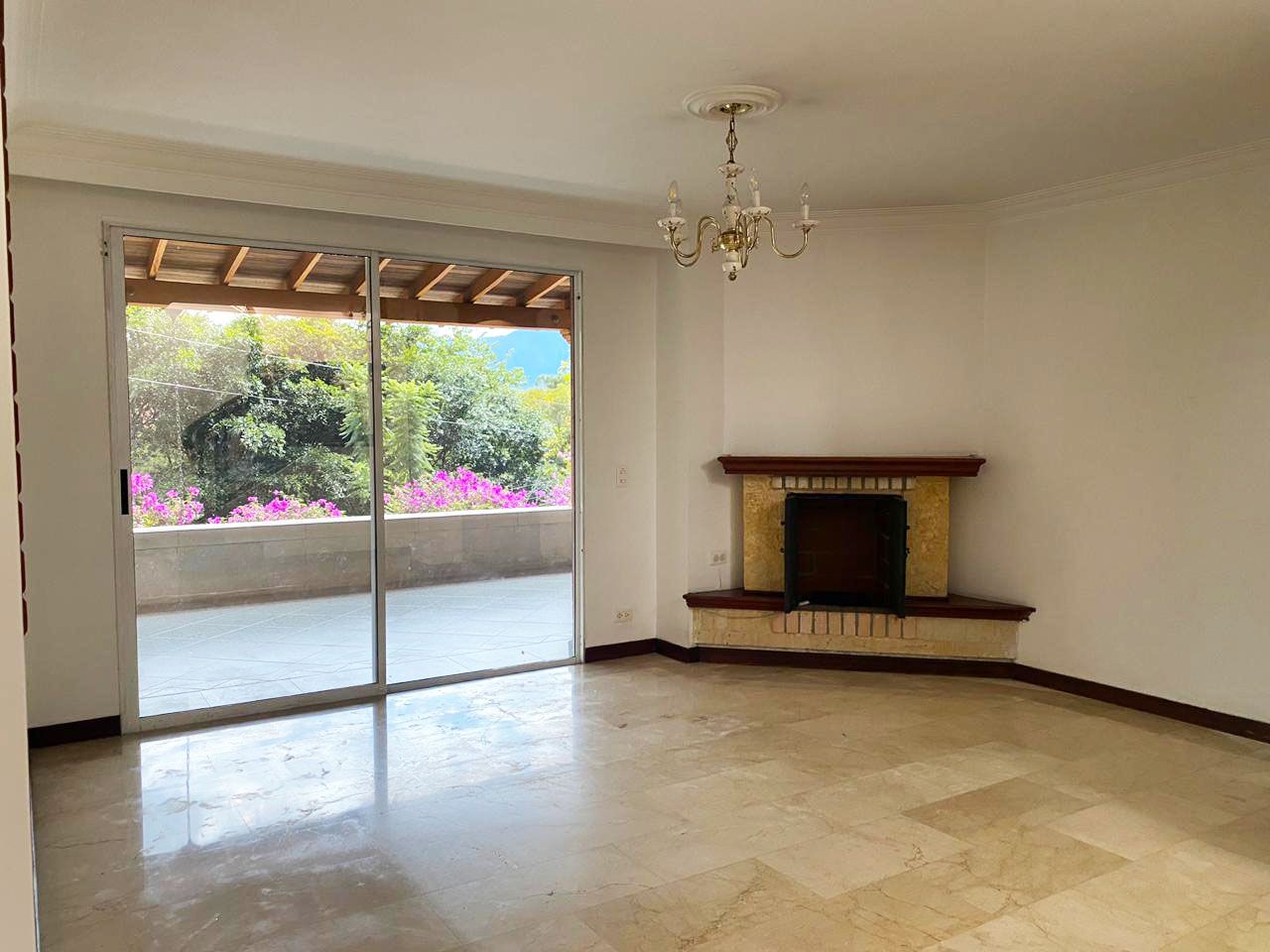 Casa en arriendo Antioquia Envigado Primavera 340 m2 Habitaciones 4 Baños 8 Garajes 3 Precio $12500000