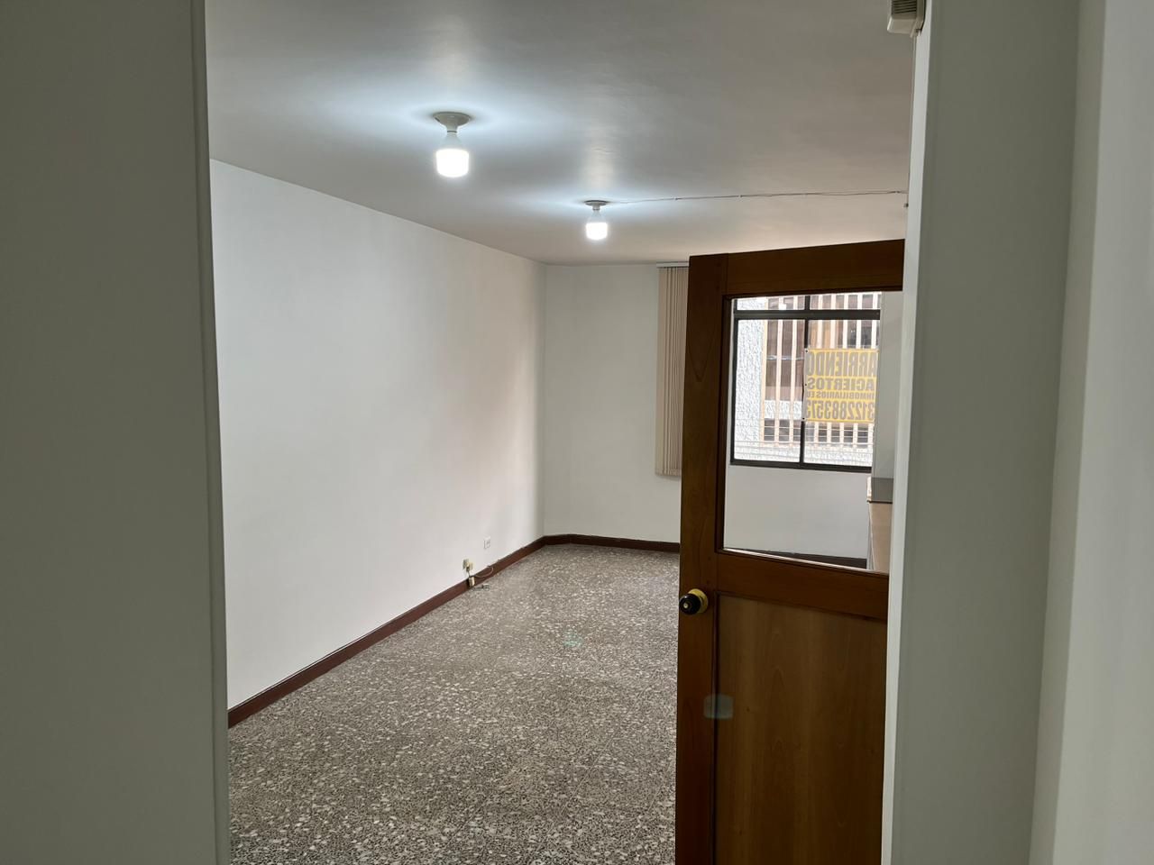 Oficina en arriendo Antioquia Itagüí Los Naranjos 34 m2 Habitaciones 0 Baños 0 Garajes 1 Precio $1400000