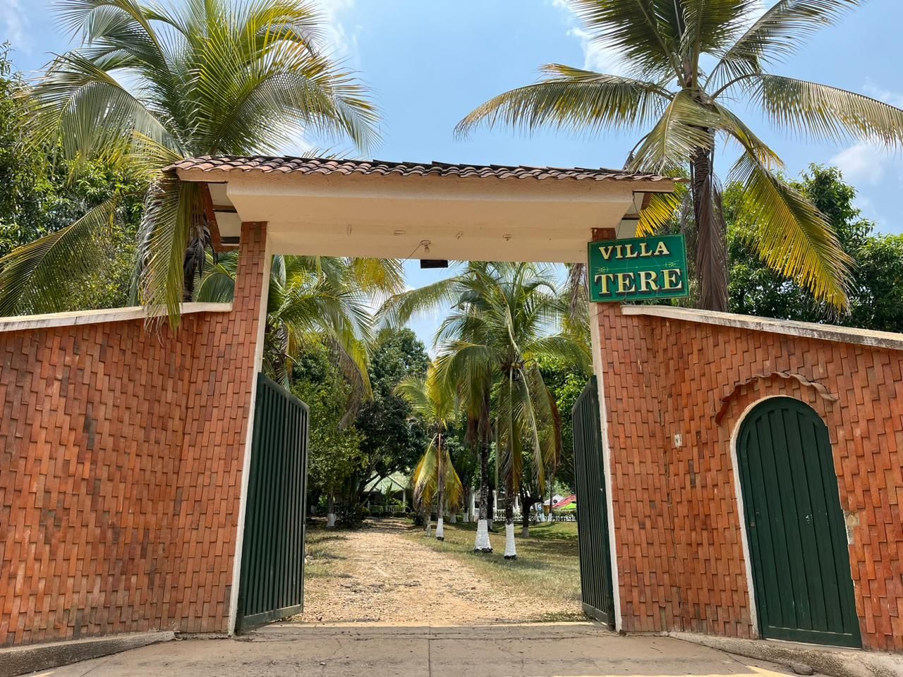 Finca en venta Tolima Carmen De Apicalá Obrero 6500 m2 Habitaciones 5 Baños 8 Garajes 7 Precio $2500000000