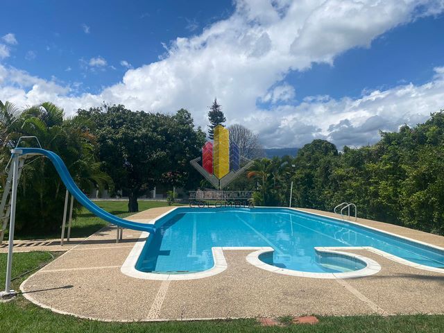 Finca en venta Cundinamarca Fusagasugá Ub Villa Celeste Et Ii 422 m2 Habitaciones 5 Baños 6 Garajes 4 Precio $2750000000