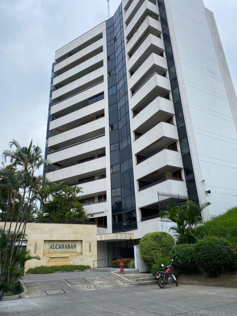 Apartamento en venta Valle Del Cauca Cali El Gran Limonar - Cataya 458 m2 Habitaciones 5 Baños 6 Garajes 4 Precio $1650000000