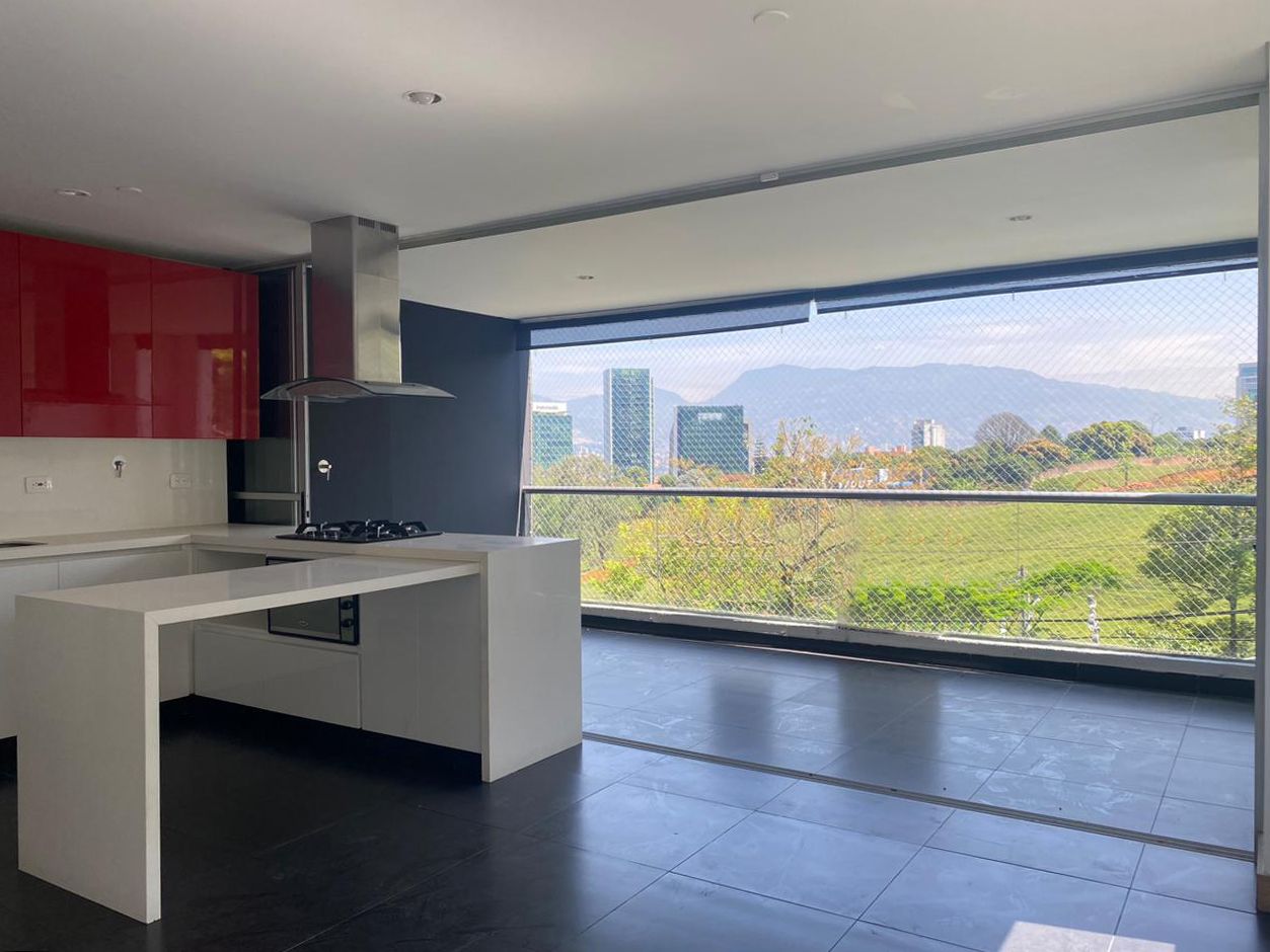 Apartamento en arriendo Antioquia Medellín El Castillo 89 m2 Habitaciones 2 Baños 2 Garajes 3 Precio $4750000