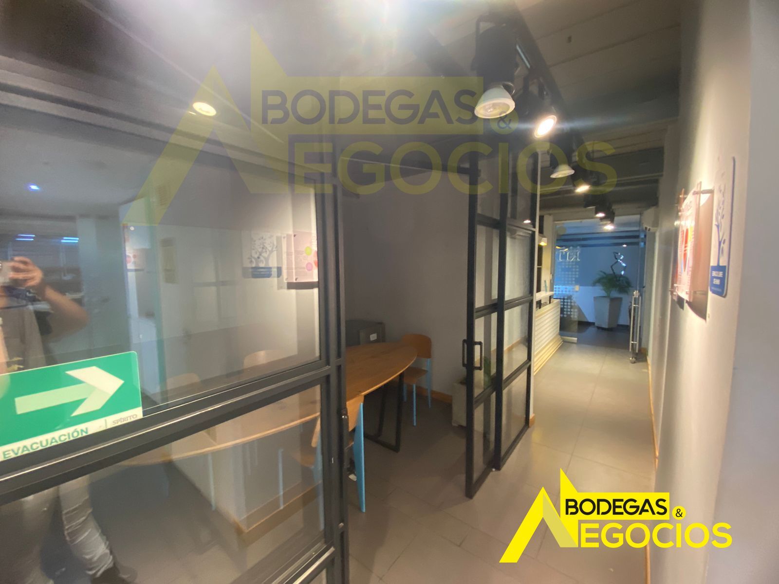 Oficina en arriendo Antioquia Medellín Castropol 441 m2 Habitaciones 0 Baños 13 Garajes 8 Precio $18200000