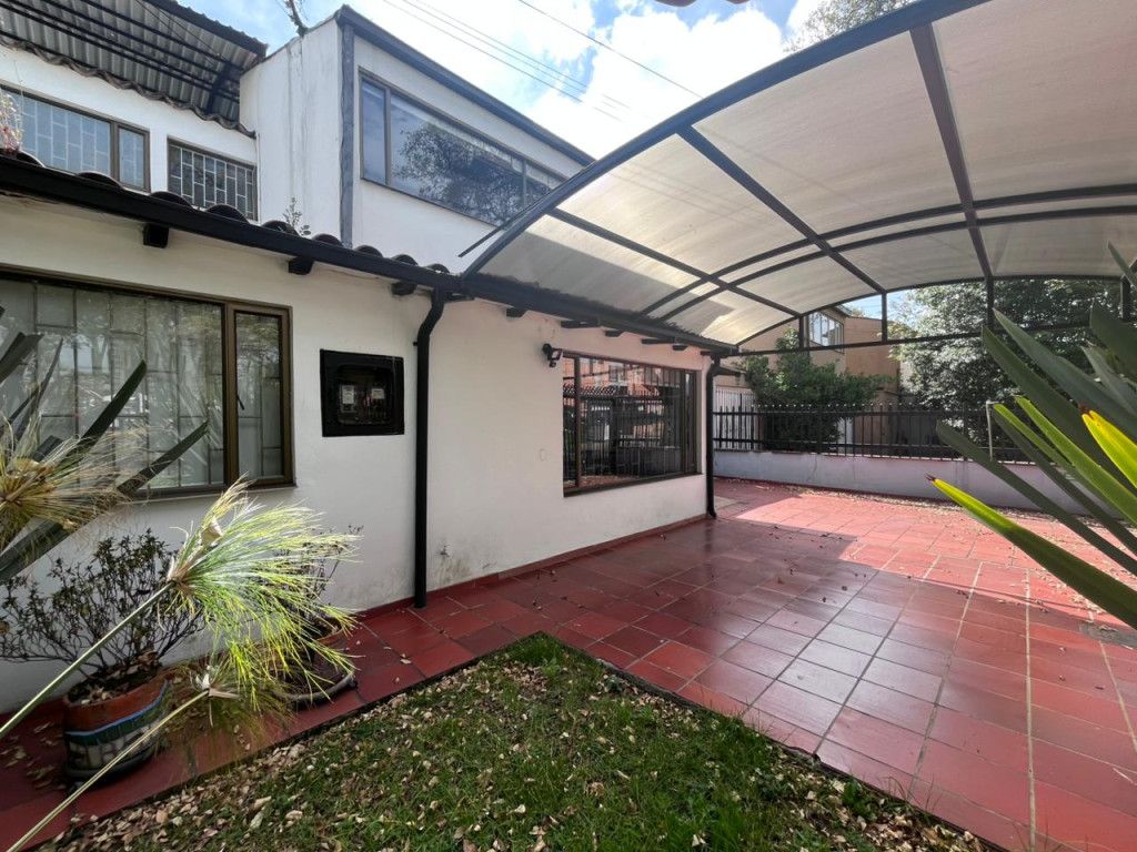 Oficina en venta Cundinamarca Bogotá Puente Largo 370 m2 Habitaciones 0 Baños 4 Garajes 3 Precio $1300000000