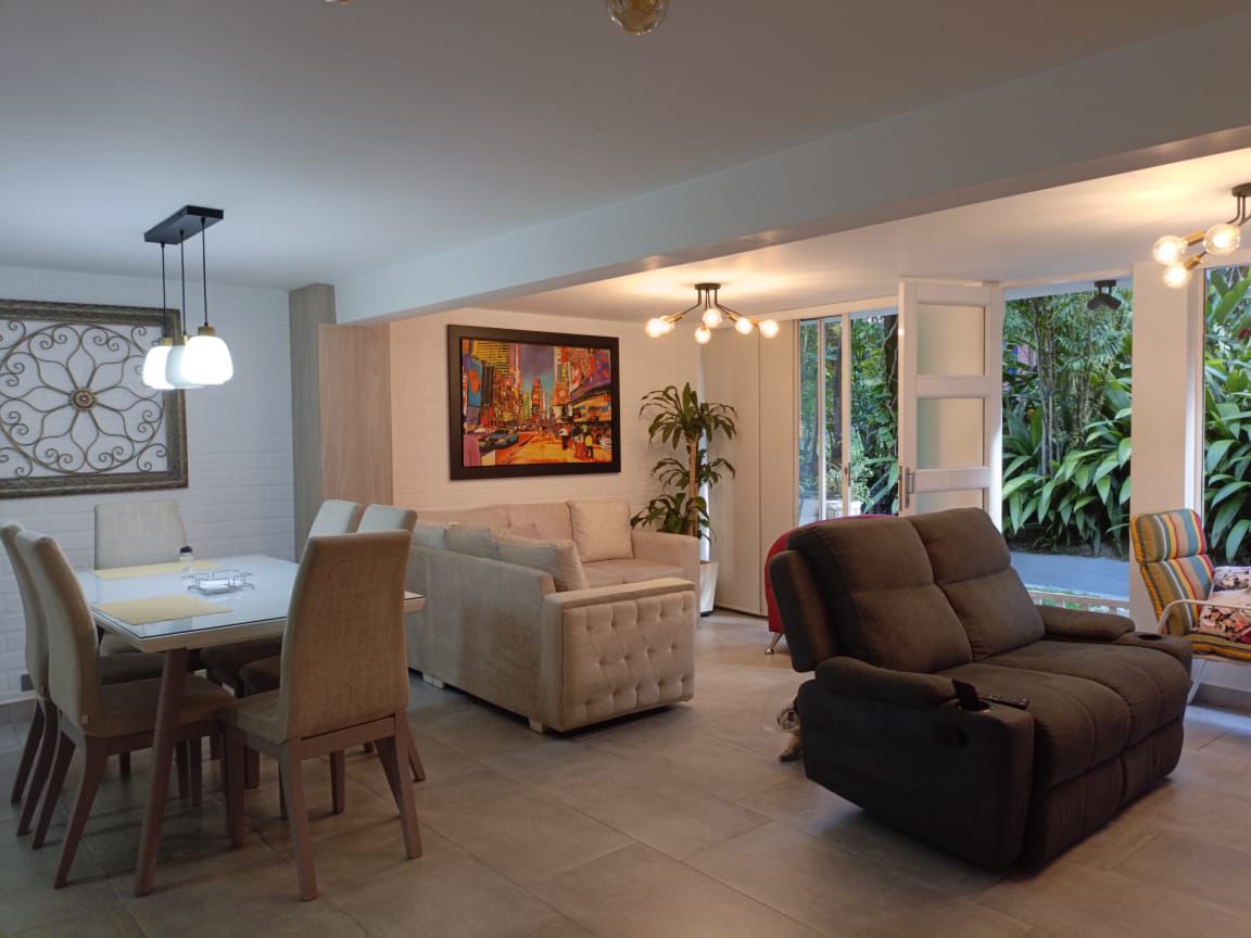 Casa en venta Antioquia Medellín La Mota 165 m2 Habitaciones 4 Baños 6 Garajes 3 Precio $870000000