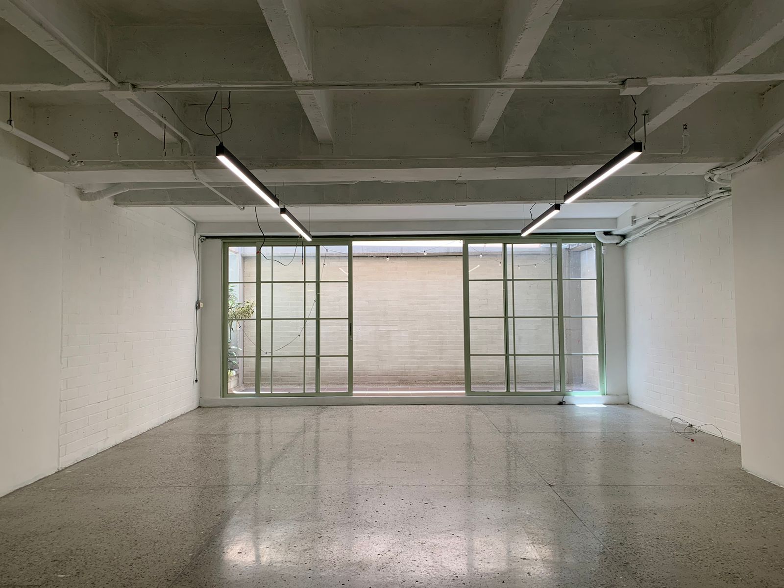 Oficina en arriendo o venta Antioquia Medellín Manila 83 m2 Habitaciones 0 Baños 0 Garajes 3 Precio venta $760000000 Precio arriendo $6200000