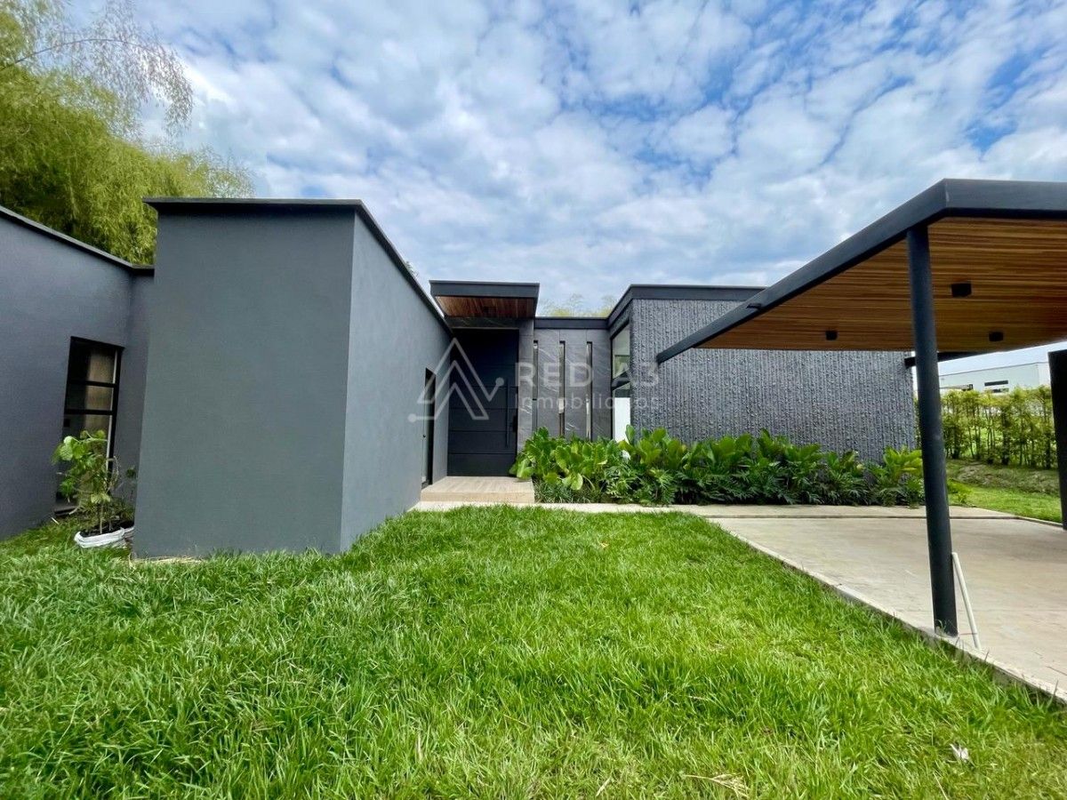 Casa en arriendo Risaralda Pereira Pereira 367 m2 Habitaciones 3 Baños 8 Garajes 5 Precio $11420000