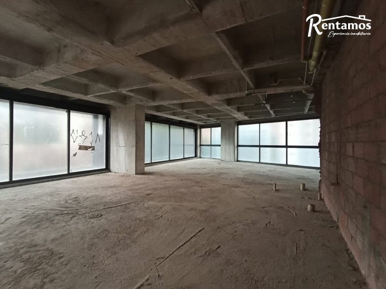 Oficina en arriendo Antioquia Medellín Castropol 670 m2 Habitaciones 0 Baños 2 Garajes 4 Precio $84452408