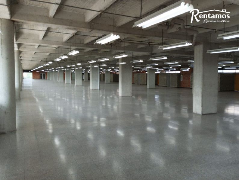 Oficina en arriendo Antioquia Medellín Shellmar 199 m2 Habitaciones 0 Baños 4 Garajes 5 Precio $14644500