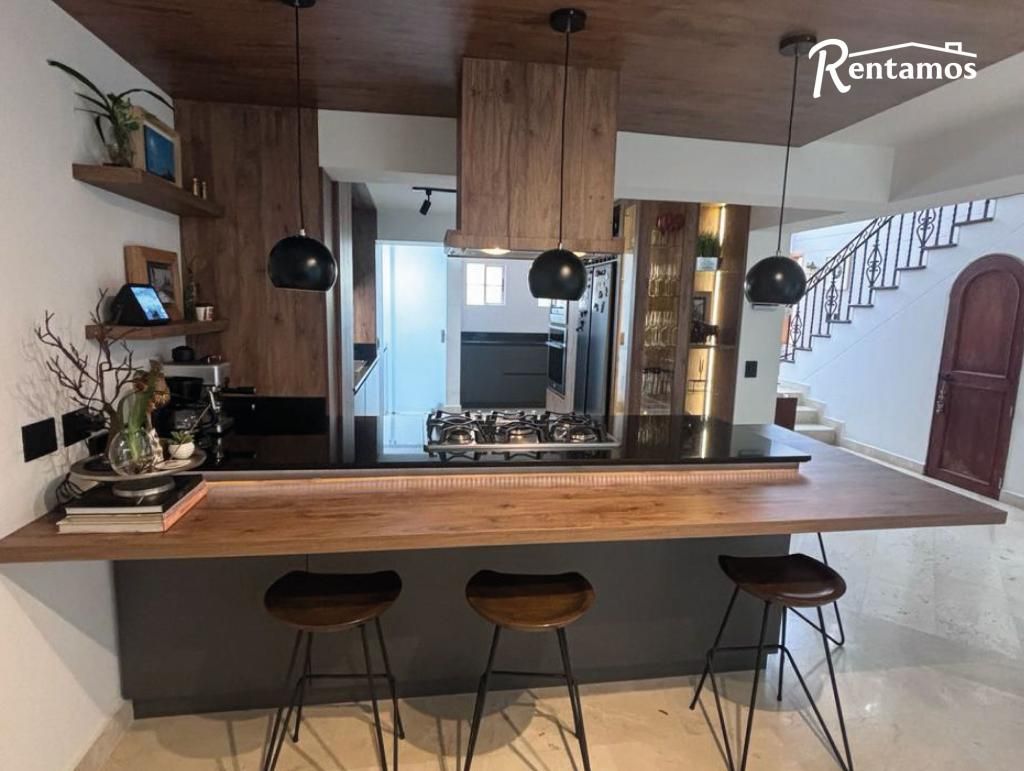 Casa en venta Antioquia Medellín San Lucas 300 m2 Habitaciones 4 Baños 5 Garajes 2 Precio $1650000000